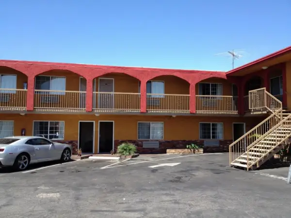 Hyde Park Motel 4